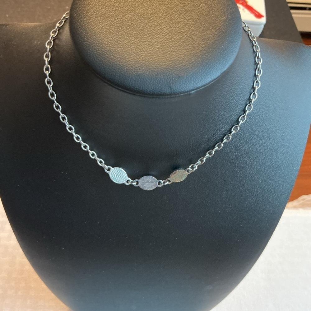 Lia Sophia Vintage Silver Tone Choker Necklace Faux Turquoise and Rings Set - Picture 3 of 6
